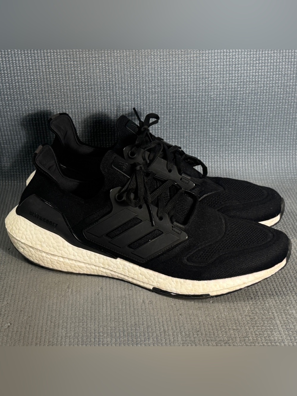 adidas Men's Ultraboost 22 Black/White Running Shoes Size 14
